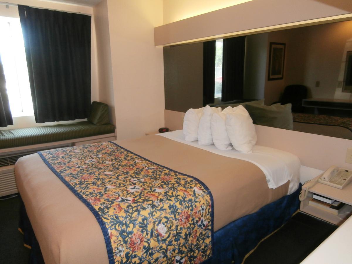 America'S Best Value Inn & Suites-Mcdonough Bagian luar foto